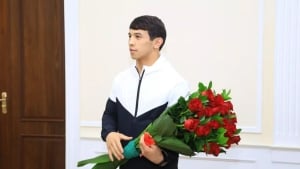 The governor of Fergana gifted a house to world champion Alisher Ganiyev