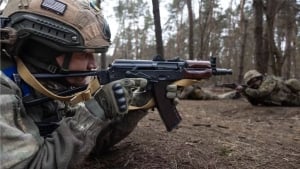 Tramp Ukrainaga qo‘shimcha qurollar yuborilishini e’lon qildi