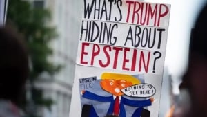 Загадочная почтовая открытка от Трампа Эпштейну