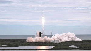 AQSHda Falcon 9 raketasi xalqaro ekipajni koinotga olib chiqdi