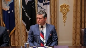 Hegsetning galstugi Amerika siyosatida mojaro yaratdi