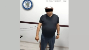 A tax officer was caught taking a bribe in Bukhara