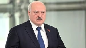 Lukashenko Putinning Kiyevga zarbani rad etganini aytdi
