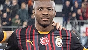 Galatasaroy Osimxenni sotib oldi, Napoli maxsus shart qo‘ydi