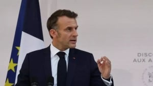 Macron's initiative to send troops to Ukraine poses a risk