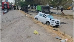 Toshkentda yuk mashinasi ag‘darilib yonib ketdi