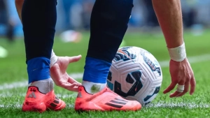 Futbolda vaqtni cho‘zishga qarshi yangi qoidalar joriy etiladi