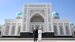 Mirziyoyev Samarqandda Imom Buxoriy majmuasini ko‘zdan kechirdi