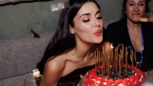 Hande Erchel celebrated her 32nd birthday