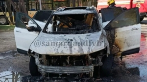 The car that was on fire in Samarkand is being extinguished
