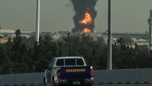 Удар дрона в аэропорту Дубая и жертвы в Абу-Даби
