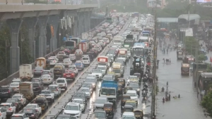 Mumbai shahrida kuchli yomg‘irlar hayotni to‘xtatdi