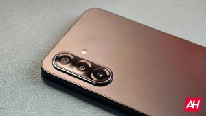 «Samsung» kompaniyasi asosiy e’tiborni hamyonbop smartfonlar ishlab chiqarishga qaratadi