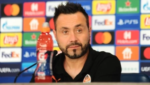 De Dzerbi: Tanqidlar millatga asoslanmasligi kerak