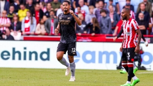 Real "Liverpul" va "Arsenal" himoyachilarini kuzatmoqda