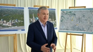 Shavkat Mirziyoyev visited the Imam Bukhari mausoleum in Samarkand