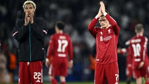 Jeymi Karreger «Liverpul»ni «PSJ»ga qarshi o‘yindagi mag‘lubiyatdan so‘ng tanqid qildi