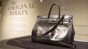 Birkin sumkasi Parijda rekord narxda sotildi