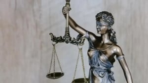 Rossiyalik ayol BAA mehmonxonasidan sudga berdi
