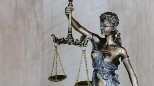 Rossiyalik ayol BAA mehmonxonasidan sudga berdi