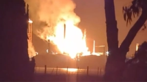 Avstraliyadagi neft zavodida kuchli yongin va portlashlar yuz berdi