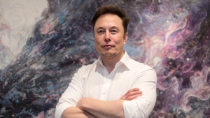 Elon Musk's wealth reached 749 billion dollars