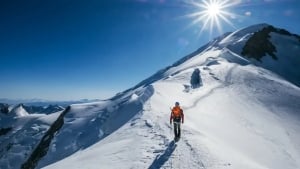 4000 metrda qolgan alpinistlar qutqarildi