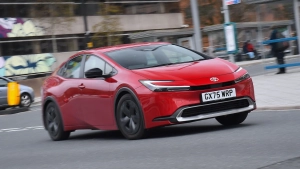 «Toyota Prius» bir marta yonilg'i quyib 750 kilometr yo'l bosdi