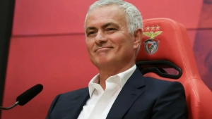 Benfica under Mourinho's management is leading the Portuguese championship