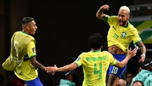 Neymar terma jamoaga qaytgani uchun quvonchdan ko'z yosh to'kdi