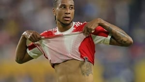"Real" klubi yozgi transfer oynasida Oliseni nishonga oldi