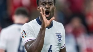 Tottenhem Angliya terma himoyachisini sotib olmoqchi