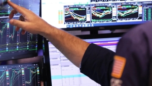 Suspicious transactions were carried out in the oil market before Trump's announcement.