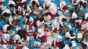 Indoneziyada bepul ovqatdan zaharlanganlar soni sakkiz yuzga yetdi
