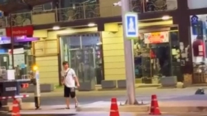 В Нурафшоне установили инновационный пешеходный переход