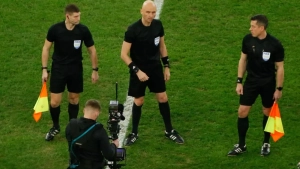 Former referee emphasized that the game slowed down due to the VAR system
