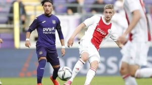 Porto Faroli Kennet Teylorni sotib olmoqchi
