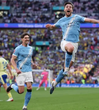 «Manchester Siti» «Sautgempton»ni mag'lub etib final yo'llanmasini qo'lga kiritdi