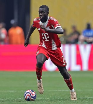 Upamekano and Bayern contract negotiations continue