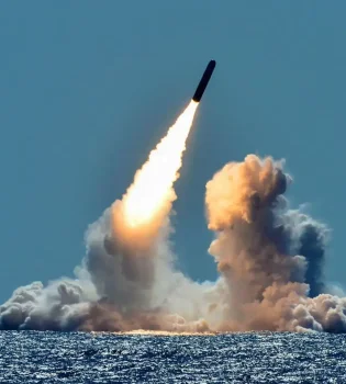 Nuclear treaty ends: the world is at risk