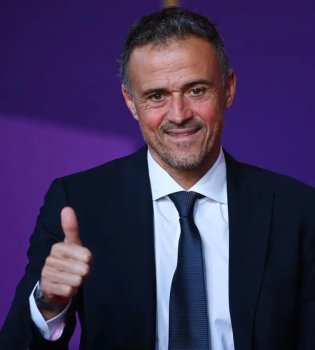 PSG management is planning to sign a new contract with Luis Enrique