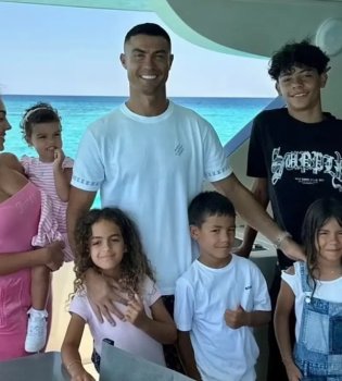 Krishtianu Ronaldu oilasi bilan Ispaniyaga ko‘chdi