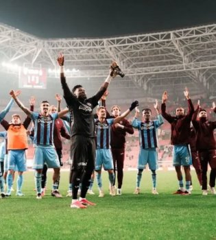Onana penaltilar seriyasida uchta zarbani qaytarib jamoasini qutqardi