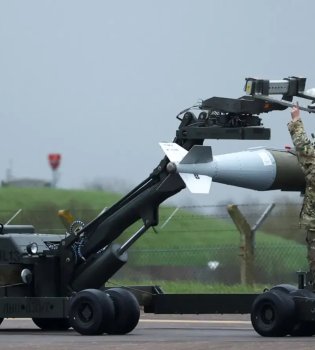 The conflict in the Middle East is escalating The tension between the US and Iran is intensifying