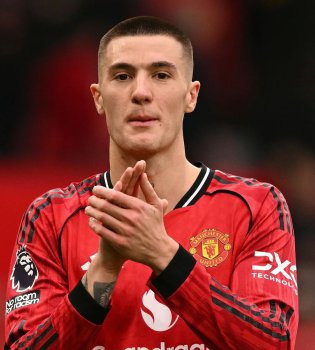 Benyamin Sesko «Manchester Yunayted» safida yirik sovrinlar yutmoqchi
