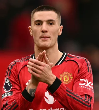Benyamin Sesko «Manchester Yunayted» safida yirik sovrinlar yutmoqchi