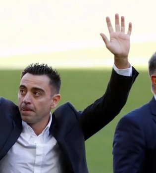 Xavi said that real power at Barcelona is in Echevarría's hands