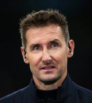 Cloze: Messi or Mbappe can break my record