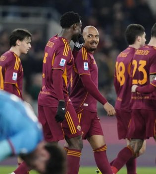 «Roma» defeated «Cagliari», Malen scored a double