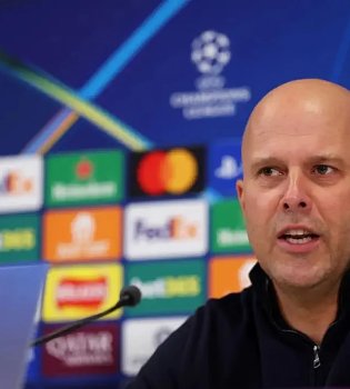 Arne Slot Emphasized That the Paris Match Is a Serious Test